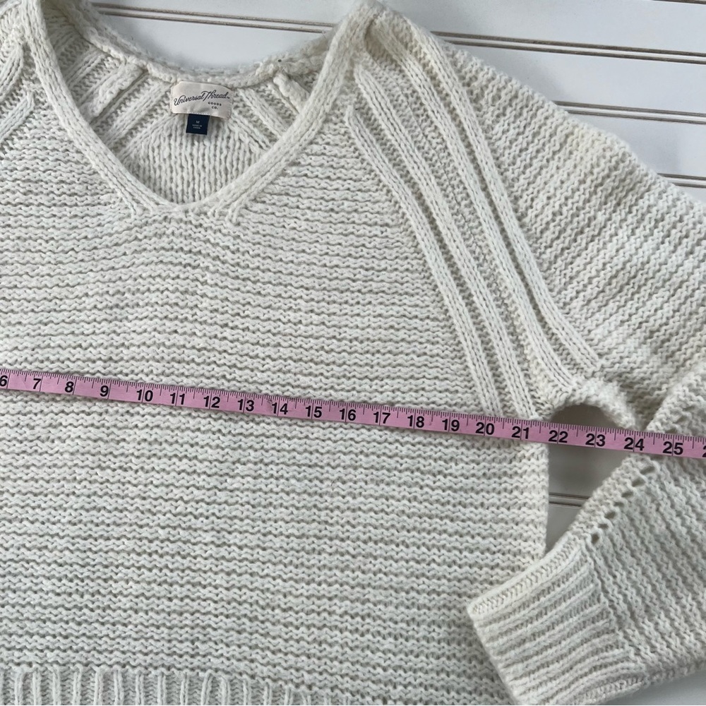 Universal Thread Knit Sweater Size Medium - image 8